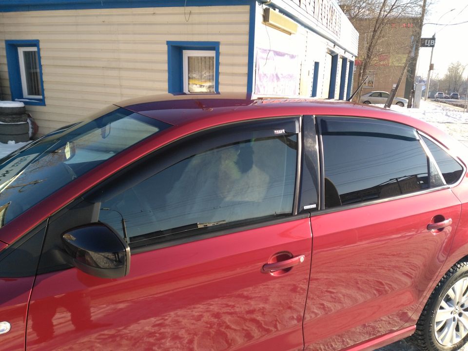 Дефлекторы V-Star для окон Volkswagen Polo V седан 2009-2020. Артикул D17079