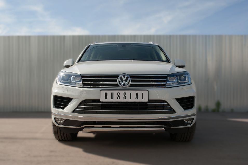 Защита RusStal переднего бампера d75х42 (дуга) короткая для Volkswagen Touareg II рестайлинг 2014-2018. Артикул VWTZ-002126