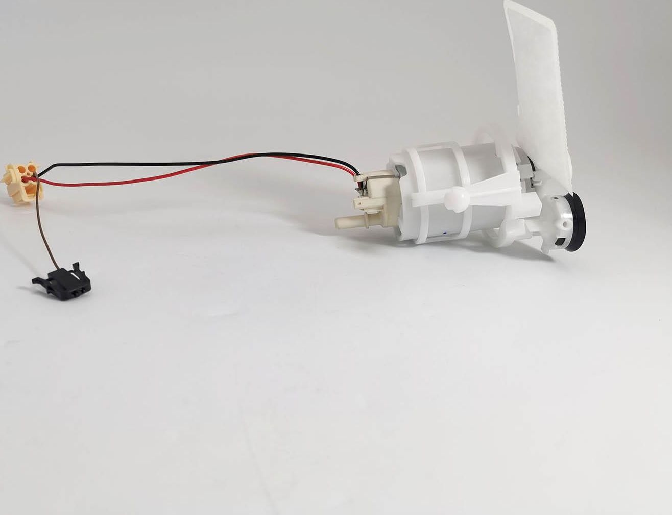 ТОПЛИВНЫЙ БЕНЗОНАСОС В СБОРЕ BMW 7 (F01, F02, F03, F04) 740 I, 7 (F01, (Achr). Артикул EFM0000465