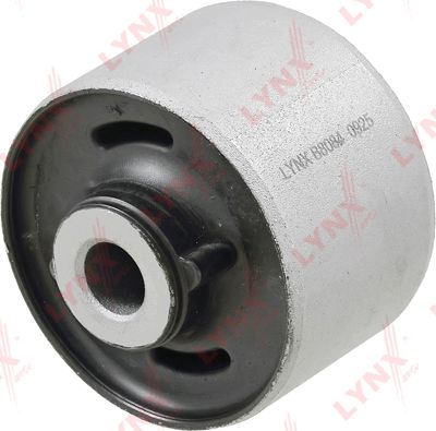 Сайлентблок переднего рычага подвески LYNXauto. Артикул B8084
