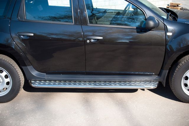 Защита порогов RusStal труба d42 с листом для Renault Duster I 2010-2020. Артикул RD2L-000442