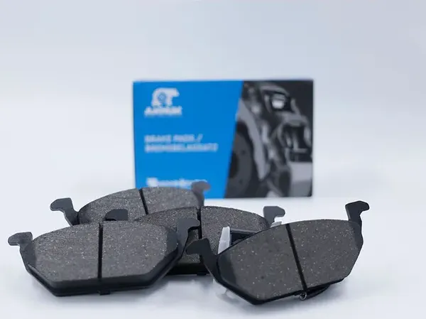 КОЛОДКИ ТОРМОЗНЫЕ ДИСКОВЫЕ ПЕРЕДНИЕ AKNUK SKODA OCTAVIA I (1U2), 09/96 Aknuk. Артикул BP4051