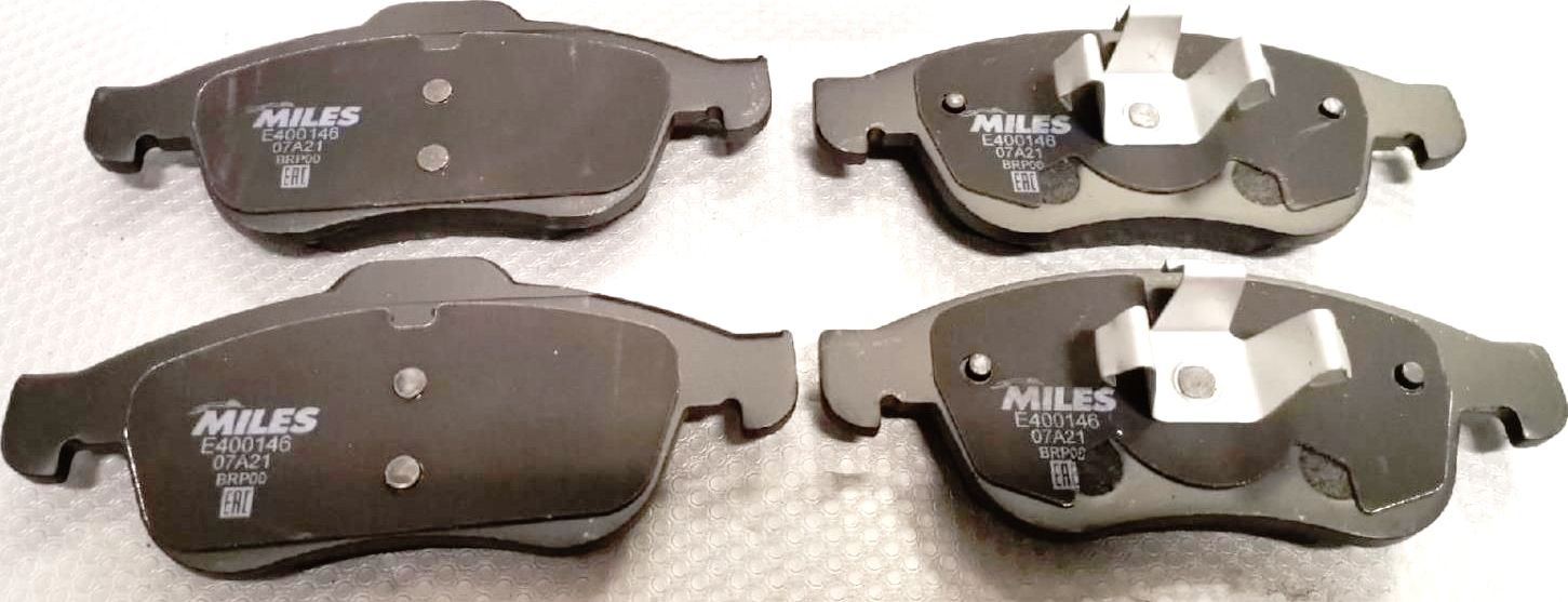 Тормозные колодки Miles (Semi-Metallic) передние для Renault Fluence I 2010-2017. Артикул E100146