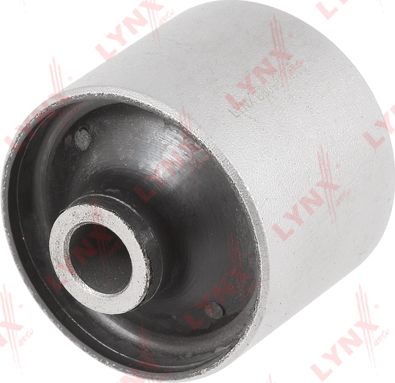 Сайлентблок переднего рычага подвески LYNXauto. Артикул B8098
