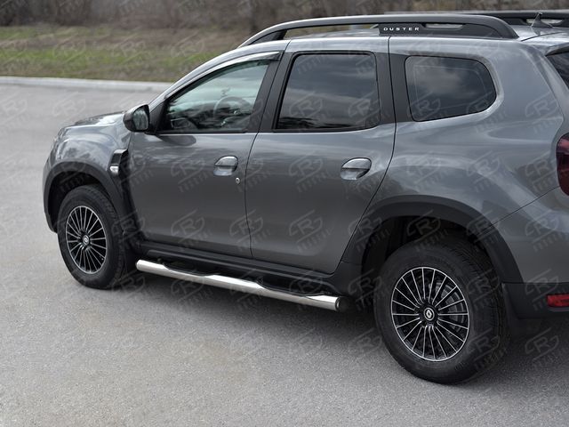 Защита порогов RusStal труба d76 с накладкой (вариант 2) для Renault Duster II 2021-2026. Артикул RDT-0038072