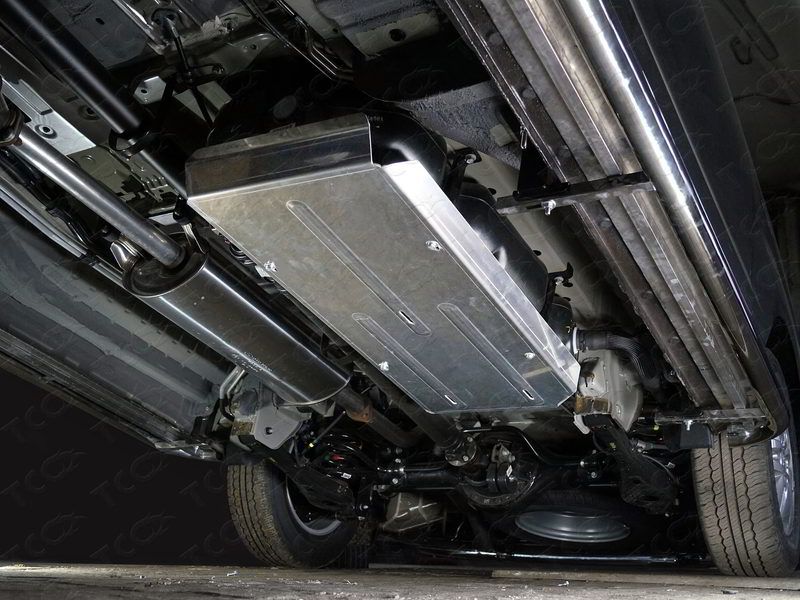 Защита алюминиевая ТСС (4 мм) для бака Hyundai H1 2WD 2018-2026. Артикул ZKTCC00359