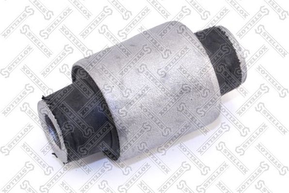 Сайлентблок переднего рычага подвески Stellox. Артикул 87-72017-SX