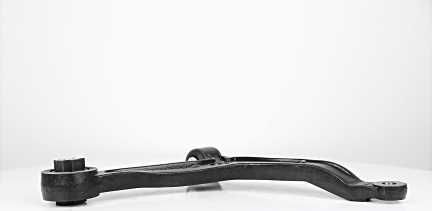 Поперечный рычаг передней подвески BSG (Стольное литье). Артикул BSG 25-315-042