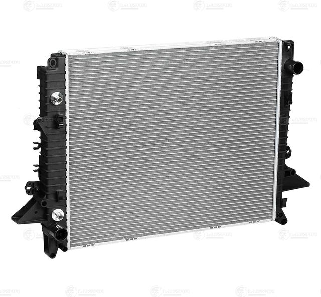 Радиатор охлаждения двигателя Luzar для Land Rover Range Rover Sport I 2005-2013. Артикул LRc 10160