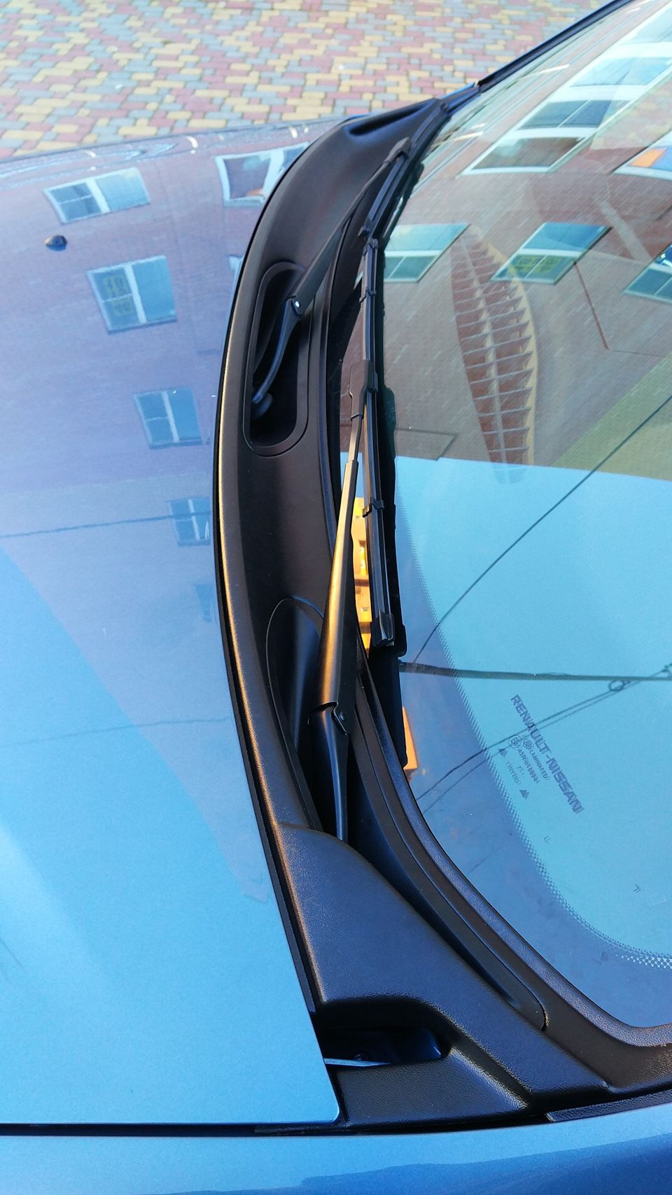 Накладка PT Group в проём стеклоочистителей (жабо со скотчем) ABS для Nissan Terrano III 2014-2026. Артикул 08060401