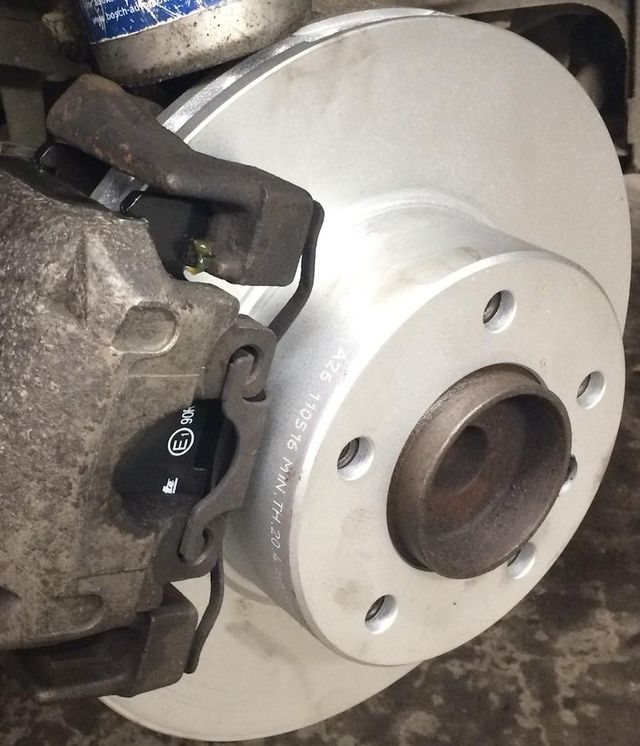 Тормозной диск Textar Pro+ передний для BMW 5 IV (E39) 1995-2004. Артикул 92075005