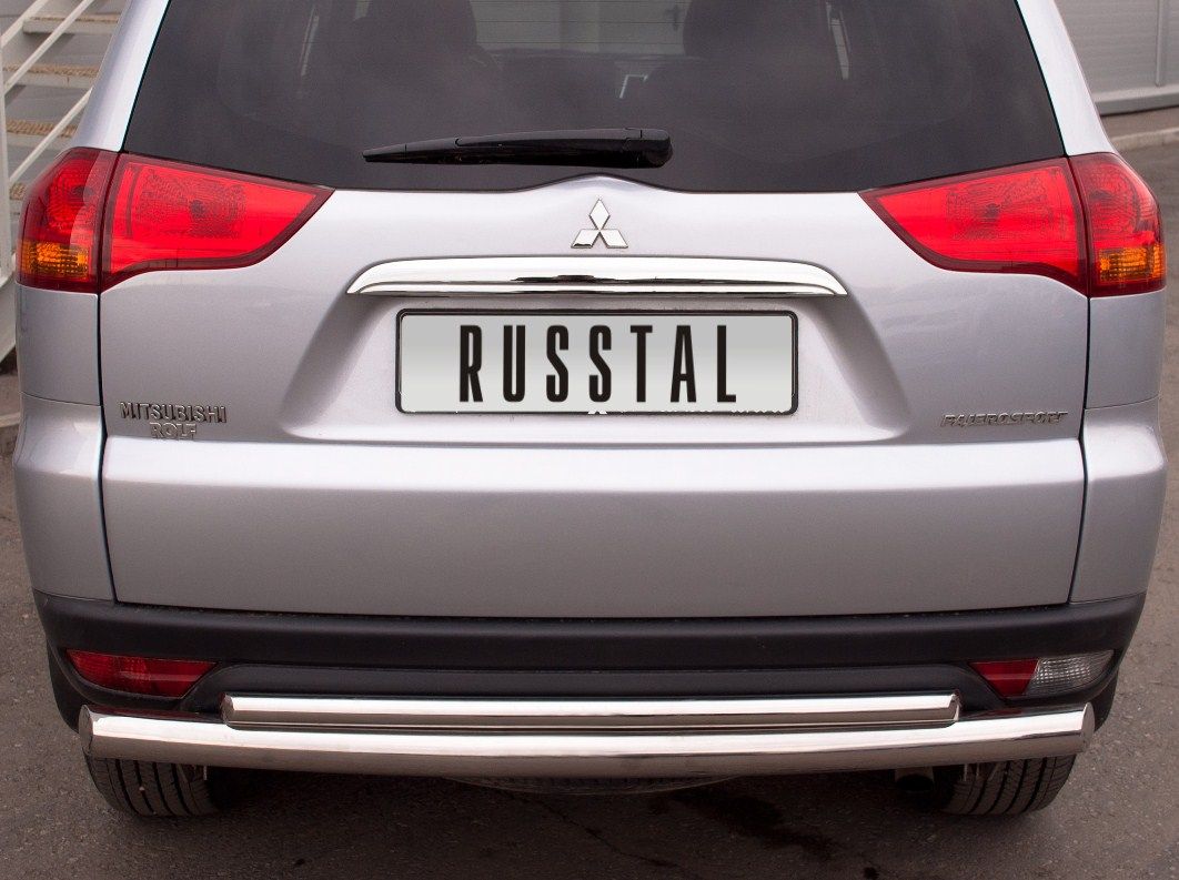 Защита RusStal заднего бампера d76/d42 (дуга) для Mitsubishi Pajero Sport II до рестайлинга 2010-2012. Артикул PSZ-000924