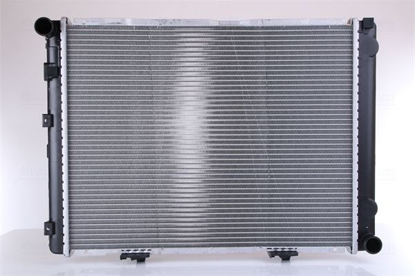 Радиатор охлаждения двигателя Nissens для Mercedes-Benz 190 (W201) 1986-1993. Артикул 62732A
