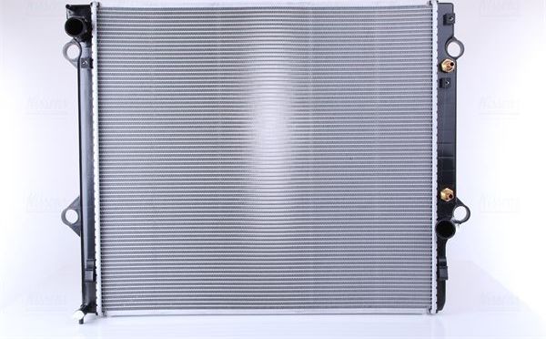 Радиатор охлаждения двигателя Nissens. Артикул 646804