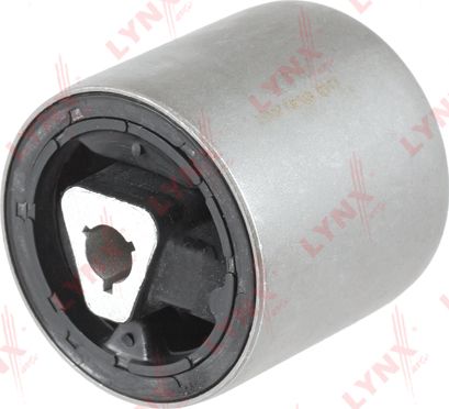 Сайлентблок переднего рычага подвески LYNXauto. Артикул C8103