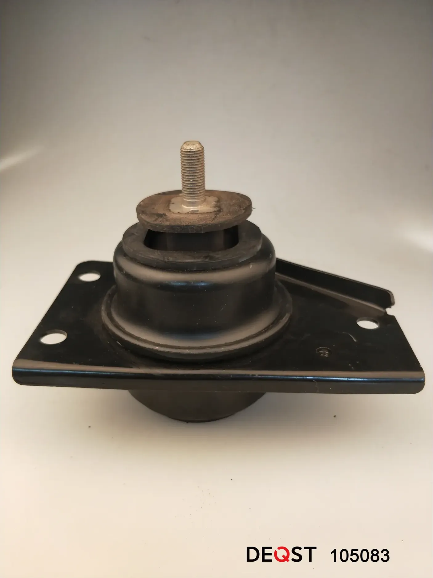 Опора двигателя правая KIA RIO II (JB) RIO II (JB) 03.05-05.11 (Deqst). Артикул 105083