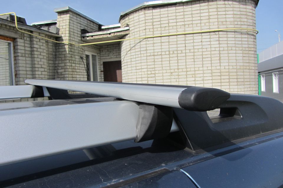 Багажник на широкие рейлинги INTER для Nissan Pathfinder R51 5-дв. 2005-2013 (Крыловидные дуги). Артикул 5516+1205