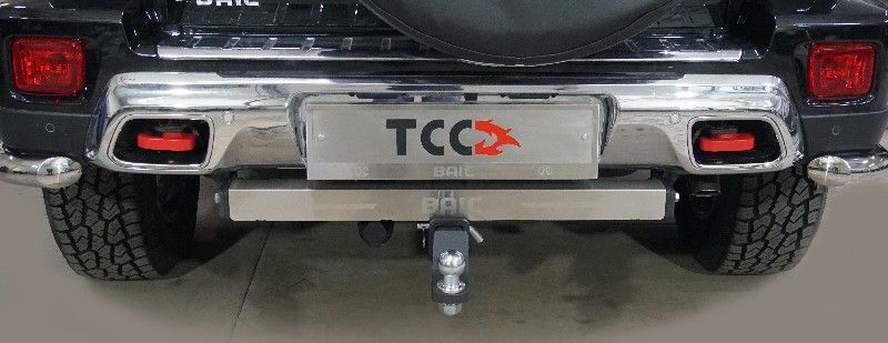 Фаркоп ТСС оцинкованный под американский квадрат для Baic BJ40 2.0L 4WD 2023-2026 с накладкой с надписью Baic. Артикул TCU00399