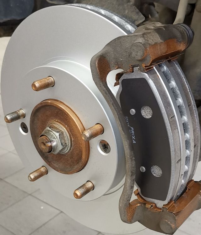 Тормозной диск Textar Pro передний для Kia Sorento I 2002-2011. Артикул 92147303