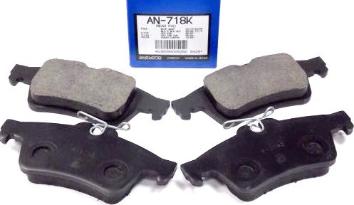 Тормозные колодки Akebono Standard задние для Mazda 3 I (BK) 2003-2009. Артикул AN-718K