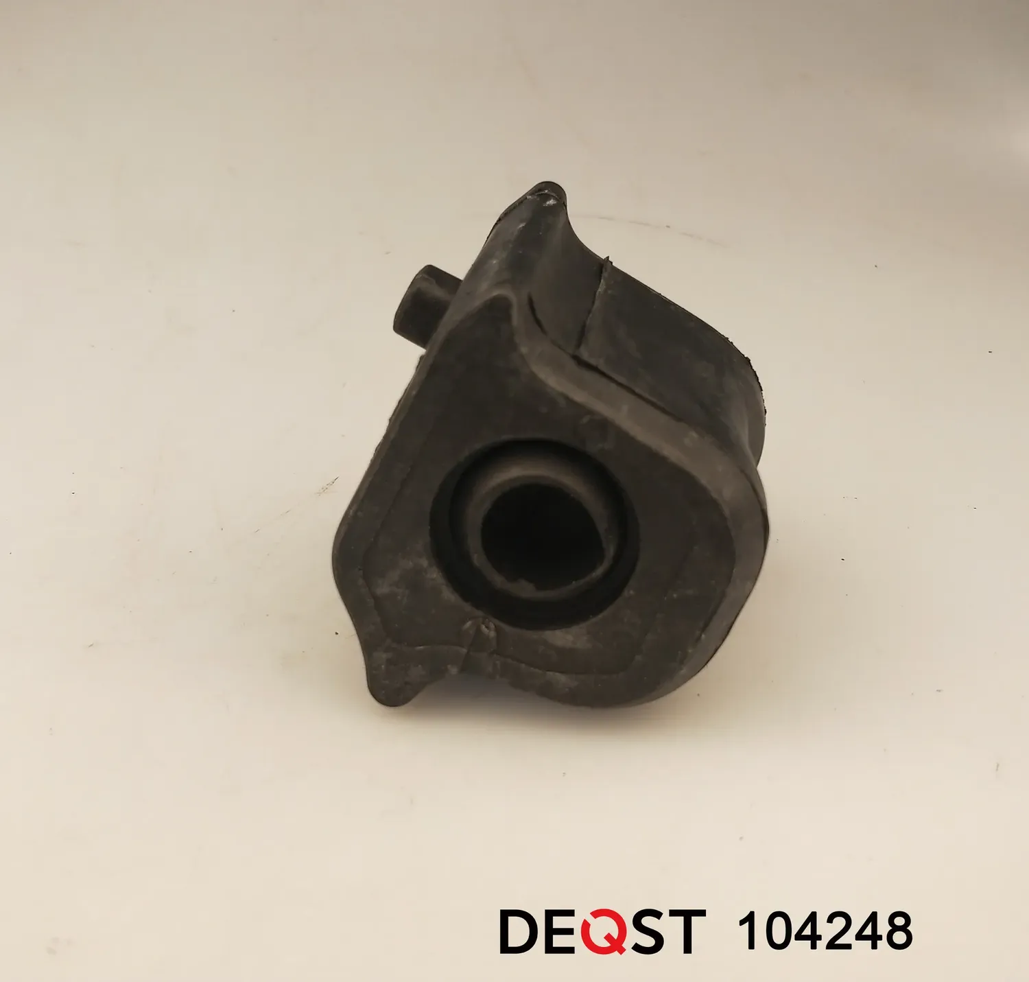 Втулка стабилизатора передняя Left TOYOTA Toyota corolla zze150/zre150 2006- (Deqst). Артикул 104248