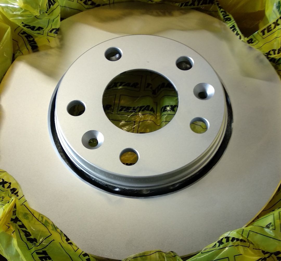 Тормозной диск Textar Pro+ передний для Renault ZOE I 2019-2026. Артикул 92195505