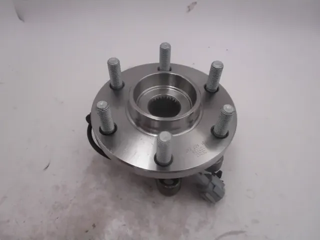 Ступица переднего колеса с подшипником NISSAN PATHFINDER (R51)  NISSAN NAVARA (D40) 2 5dCi 07.2005- (Deqst) Deqst. Артикул 107129