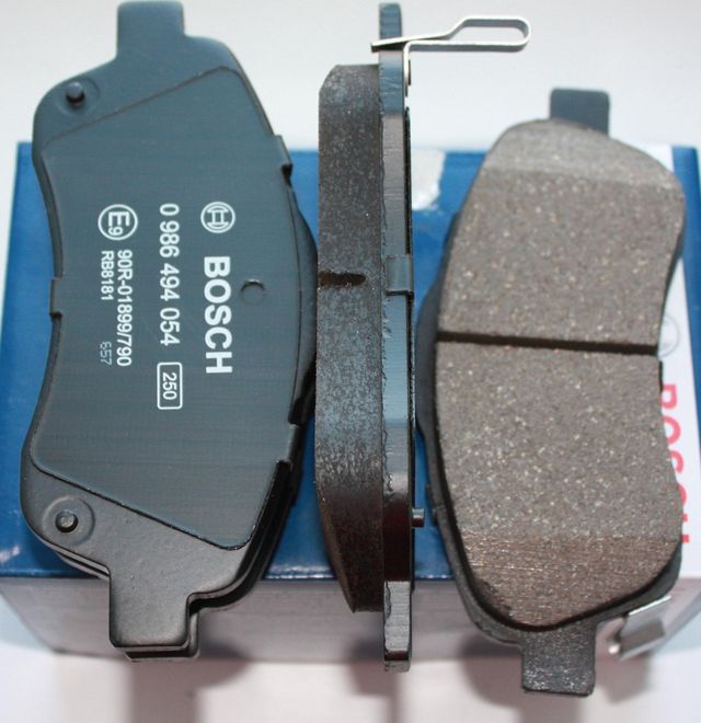 Тормозные колодки Bosch. Артикул 0 986 494 054