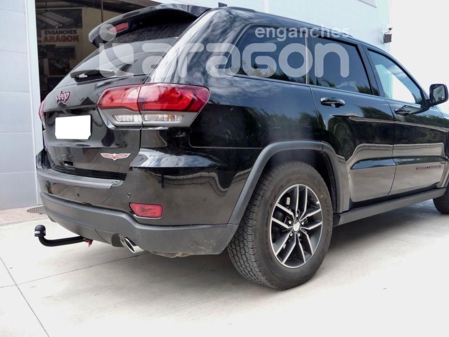 Фаркоп Aragon для Jeep Grand Cherokee WK2 рестайлинг с AdBlue 2013-2026. Артикул E2903FV