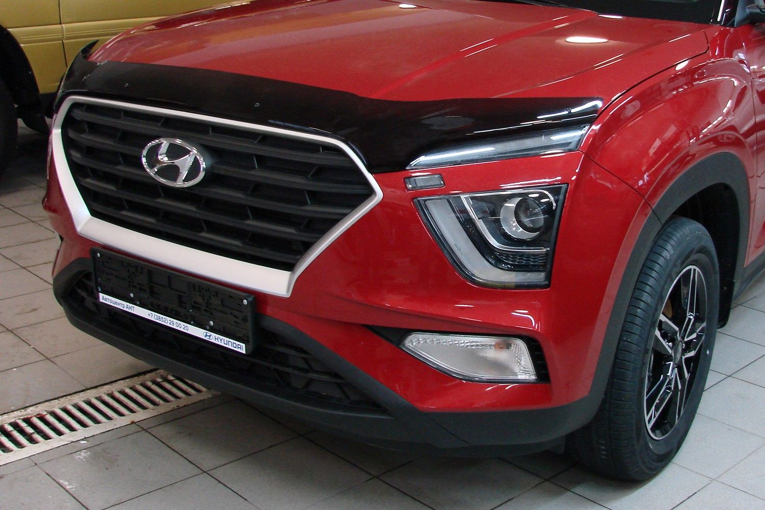 Дефлектор SIM для капота Hyundai Creta II 2021-2026. Артикул SHYCRE2012