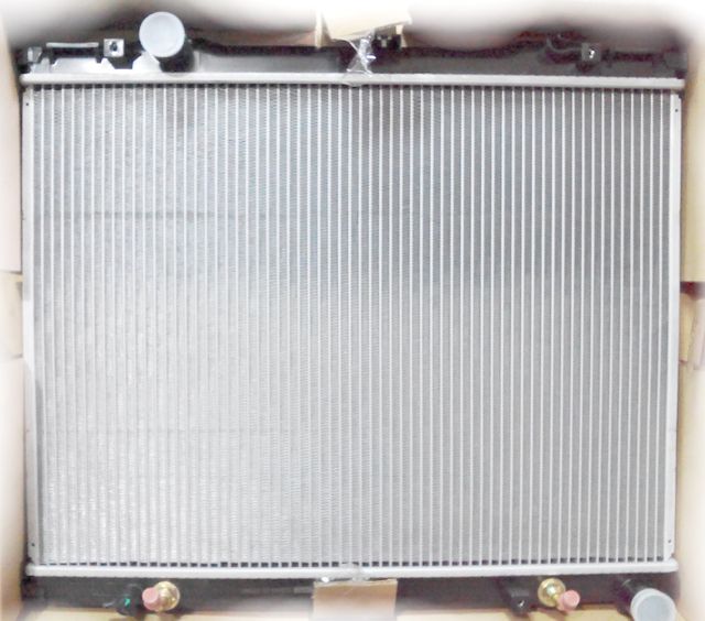 Радиатор охлаждения двигателя Stellox. Артикул 10-26494-SX