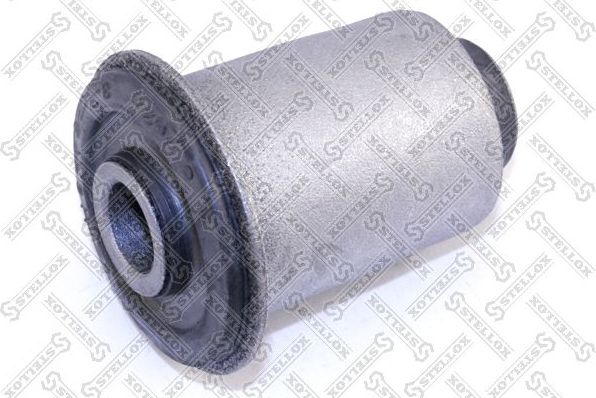 Сайлентблок переднего рычага подвески Stellox. Артикул 87-61017-SX