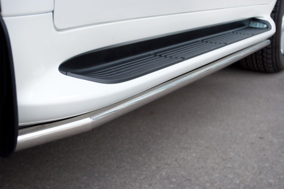 Защита порогов RusStal труба d42 для Lexus LX 570 2012-2026. Артикул LLXT-000866