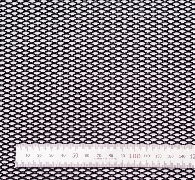 Сетка универсальная ТриАВС просечновытяжная, размер ячейки 10 мм (ромб), 40х100, Черная. Артикул R10 100x40 Black