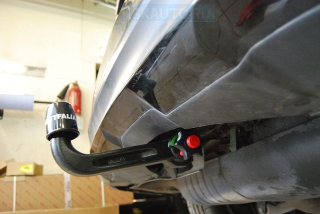 Фаркоп Westfalia c электрикой для Mercedes-Benz M-Класс (ML) W166 (вкл. AMG) 2011-2015. Быстросъемный крюк. Артикул 313406900113