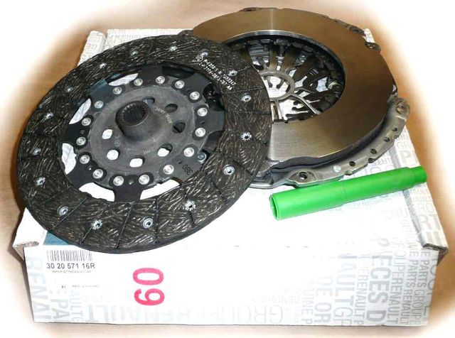 Сцепление (комплект) Renault. Артикул 302057116R