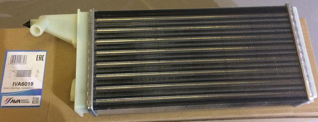 Радиатор отопителя (печки) AVA для IVECO Daily II 1989-1999. Артикул IVA6019