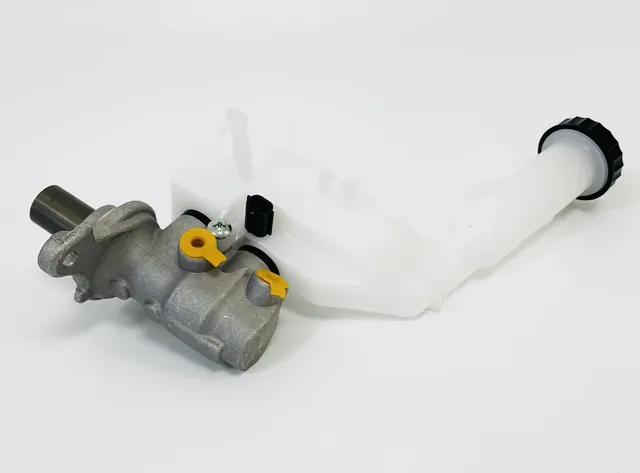 Главный тормозной цилиндр (Ukorauto). Артикул U0109407