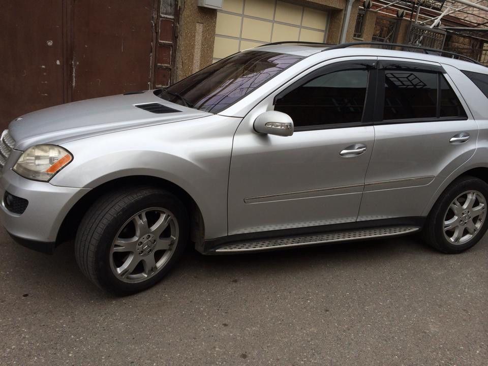 Дефлекторы Cobra Tuning для окон Mercedes-Benz M-Класс (ML) W164 2005-2011. Артикул M30805