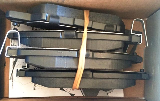 Тормозные колодки Miles (Semi-Metallic). Артикул E110562