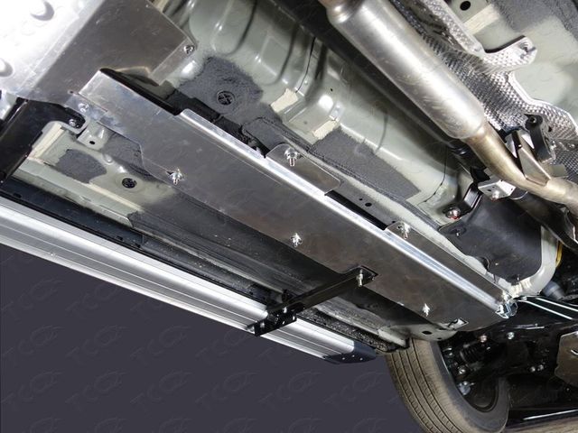 Защита алюминиевая ТСС (4 мм) для топливопровода Mitsubishi Eclipse Cross 2018-2026. Артикул ZKTCC00129