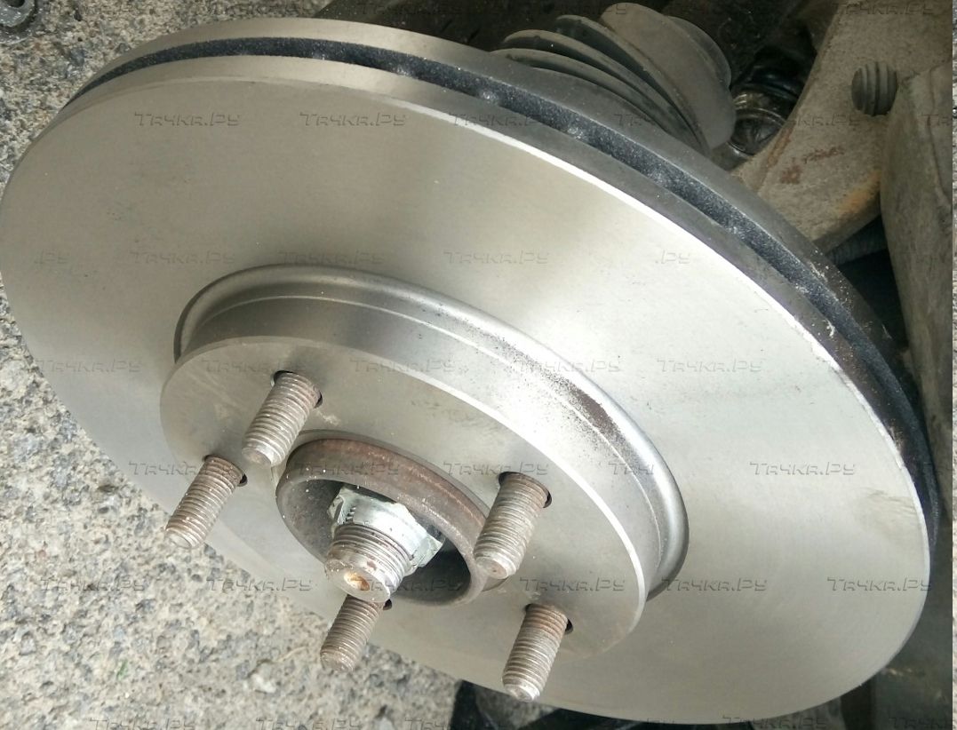 Тормозной диск Bosch передний для Ford Transit Connect I 2002-2013. Артикул 0 986 479 069