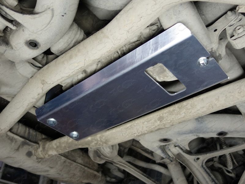 Защита алюминиевая ТСС (4 мм) для заднего редуктора Volkswagen Touareg (в т.ч. R-Line) 2010-2014, 2014-2018. Артикул ZKTCC00108