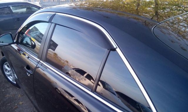 Дефлекторы Cobra Tuning для окон с хромированным молдингом Toyota Camry 70 (V70, XV70) 2018-2026. Артикул T212318CR