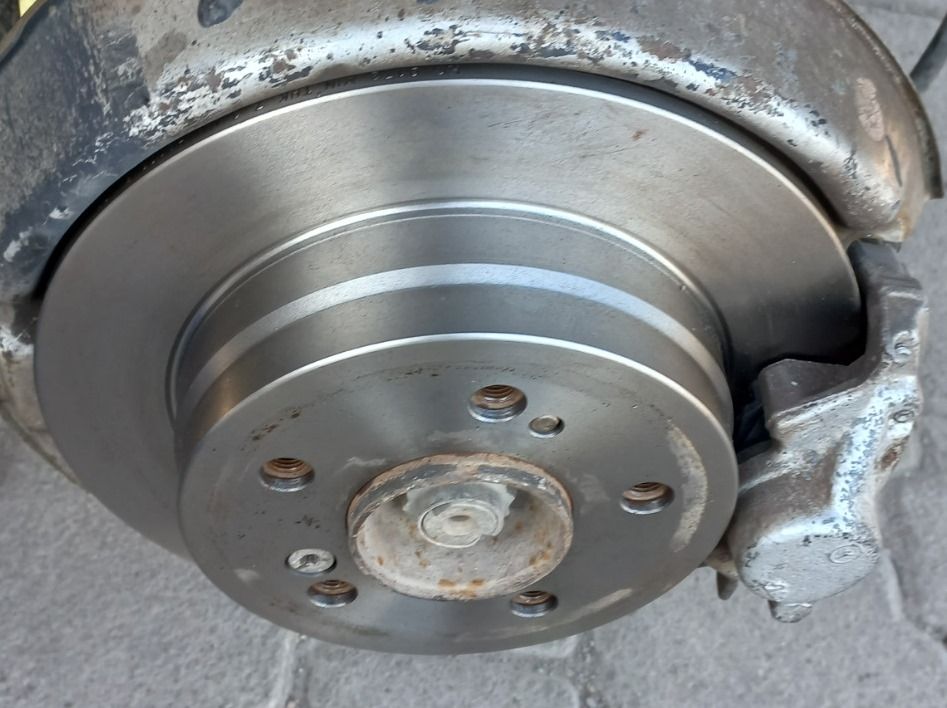 Тормозной диск Miles. Артикул K010172