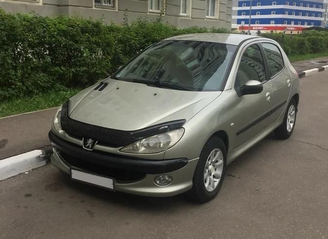 Дефлектор Vip-Tuning для капота Peugeot 206 1998-2007. Артикул PG01