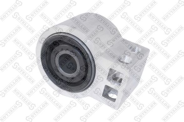 Сайлентблок переднего рычага подвески Stellox. Артикул 77-00977-SX