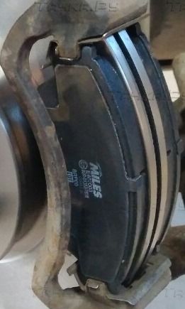 Тормозные колодки Miles (Low-Metallic) передние для Hyundai Accent II 1999-2006. Артикул E400003