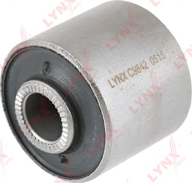 Сайлентблок переднего рычага подвески LYNXauto. Артикул C9842