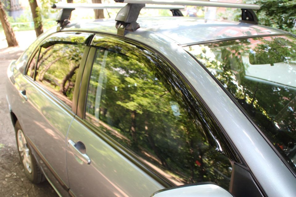 Дефлекторы Cobra Tuning для окон Toyota Corolla седан E120 2001-2006. Артикул T21001